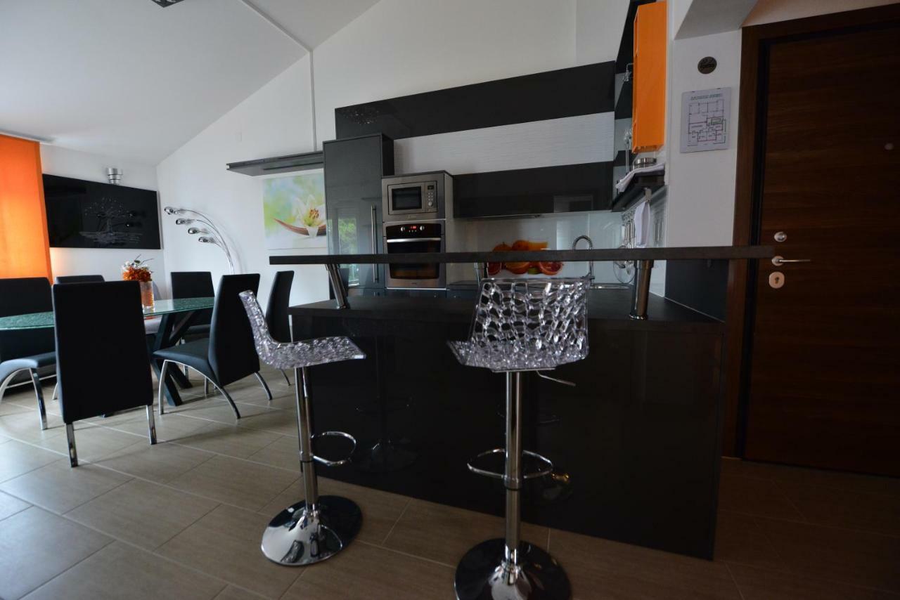 Apartmani Family Sveti Filip i Jakov Extérieur photo